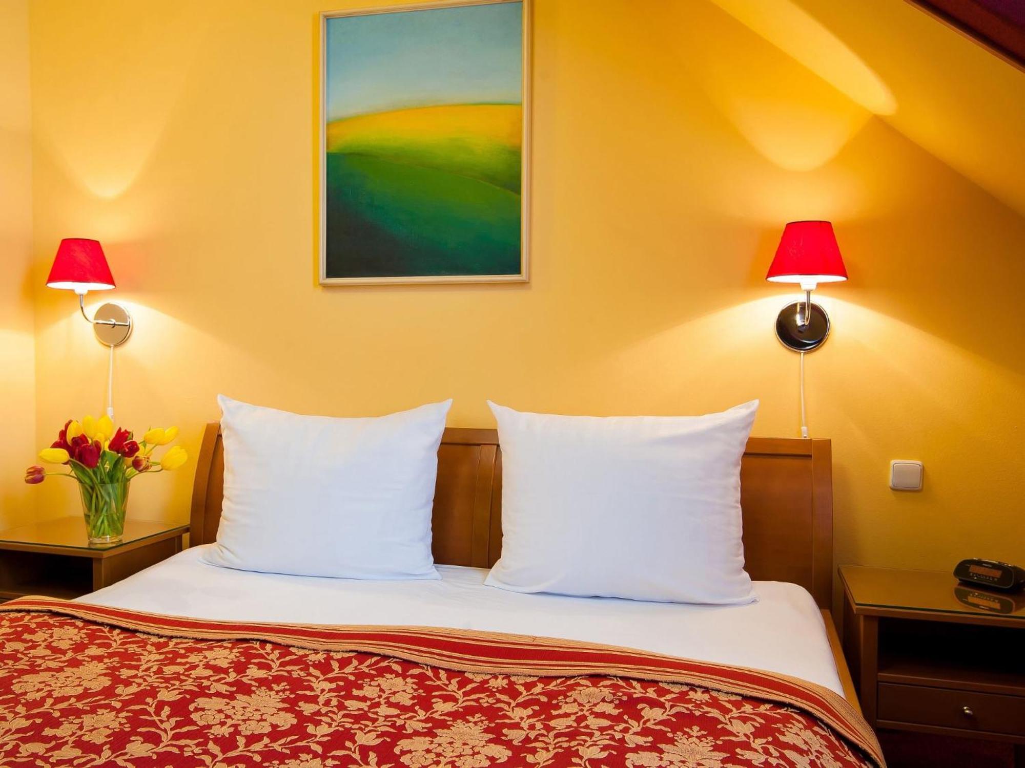 Cloister Inn Hotel — Fotky 2